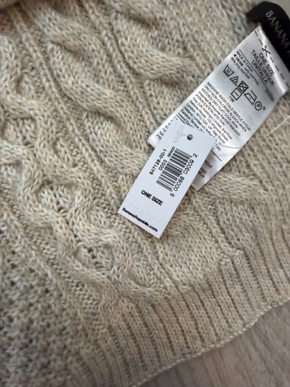 Banana Republic Cable Knit Scarf in Cream - Picture 3 of 8